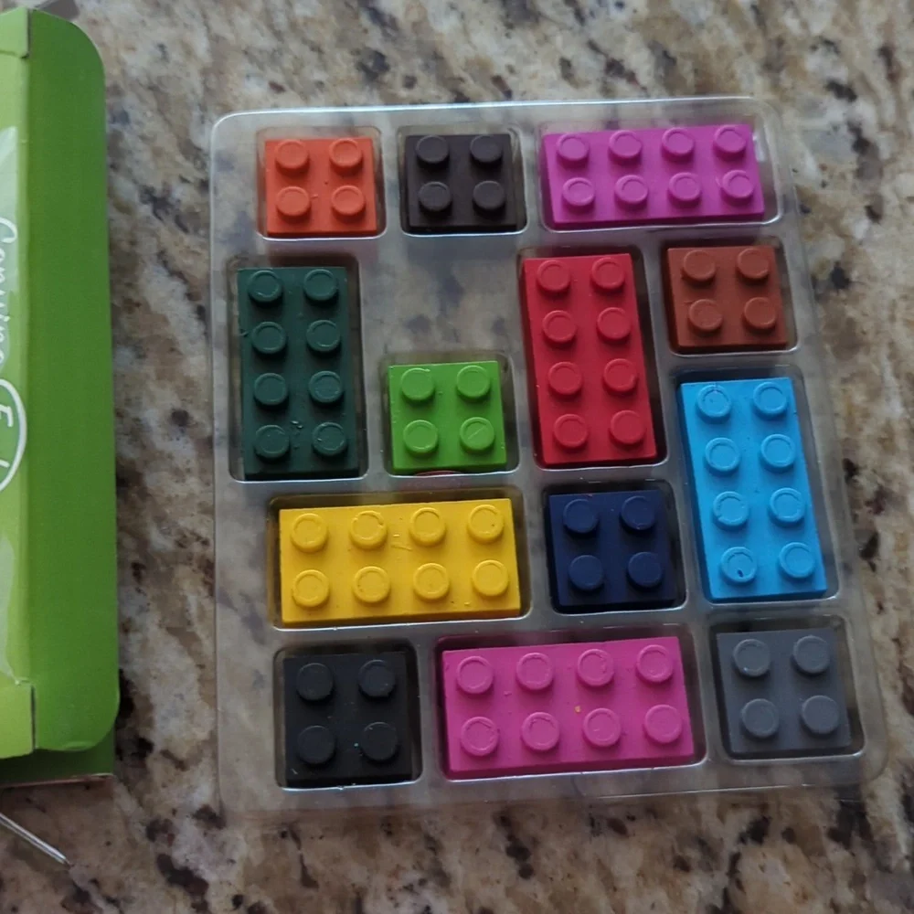 Fred Stack-A-Doodle Building-Block Crayon Set - Picture 4 of 4